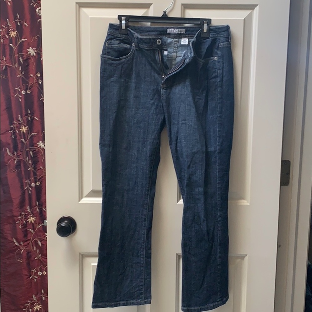 Chico’s Platinum Jean Size 0.5 Short